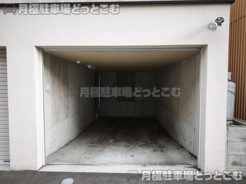 札幌市白石区本通17丁目北10-15の月極駐車場3