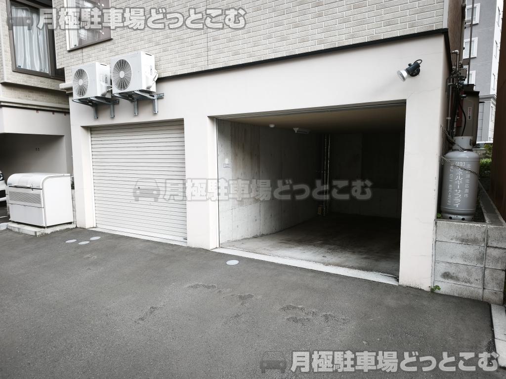 札幌市白石区本通17丁目北10-15の月極駐車場5