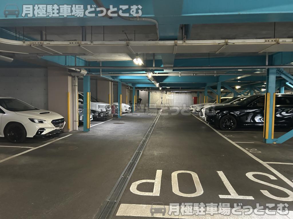 板橋区新河岸2丁目1−40の月極駐車場1