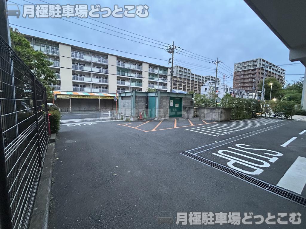 板橋区新河岸2丁目1－40の月極駐車場5