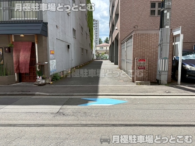 仙台市青葉区立町17－18の月極駐車場1