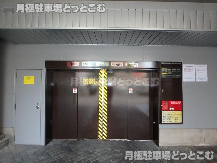 福岡市博多区博多駅前1-11-15の月極駐車場3