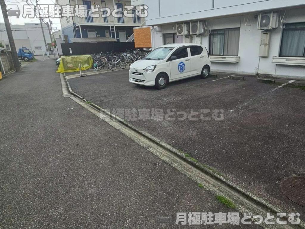 名古屋市昭和区御器所3丁目31-7の月極駐車場1