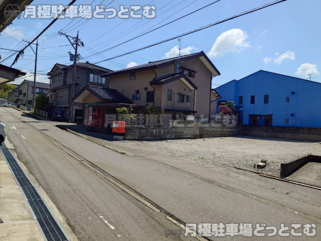 金沢市笠舞3丁目8−10の月極駐車場2