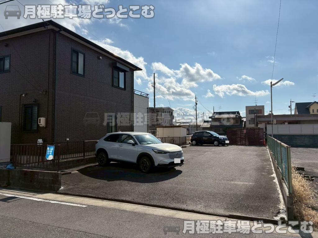 名古屋市中川区東中島町6丁目10の月極駐車場1