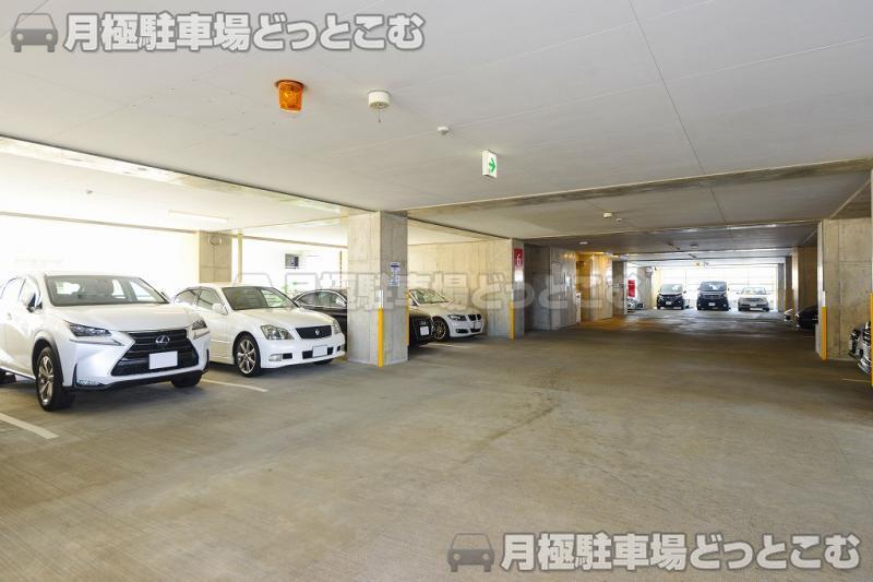 福岡市中央区今泉1丁目2－20の月極駐車場2