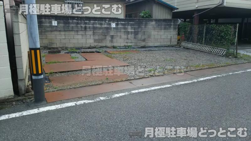前橋市表町1-7-2の月極駐車場1