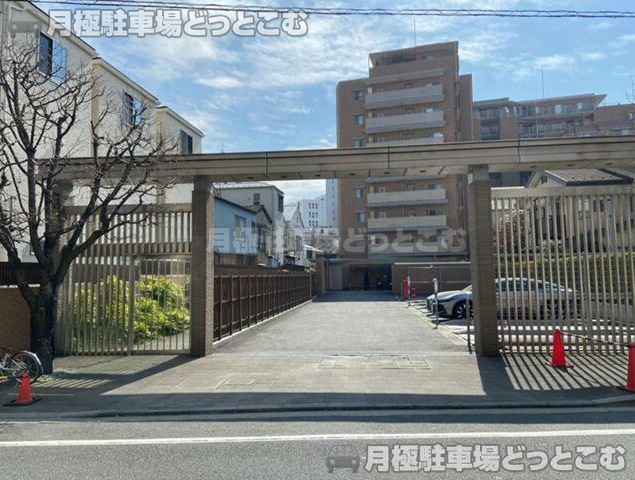 台東区根岸5-9-22の月極駐車場3