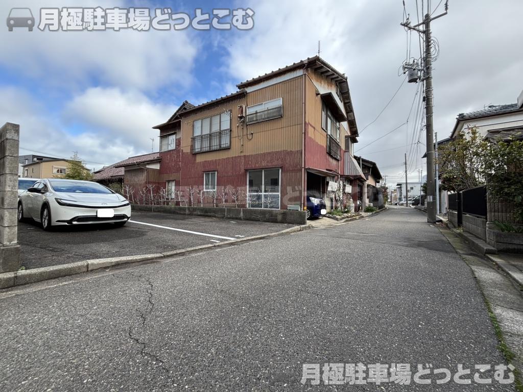 新潟市中央区蒲原町9−27の月極駐車場4