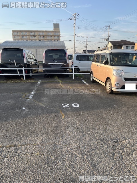 多賀城市八幡1丁目6の月極駐車場1