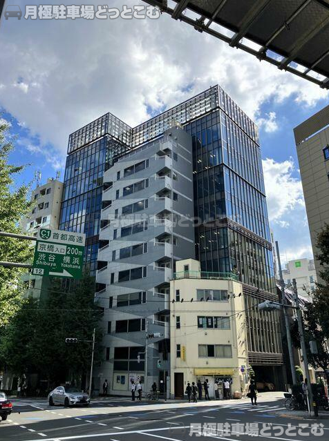 中央区八丁堀4-2-2の月極駐車場1