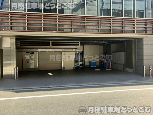 中央区八丁堀4-2-2の月極駐車場2