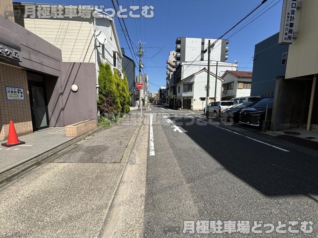 名古屋市東区東大曽根町18−18の月極駐車場4