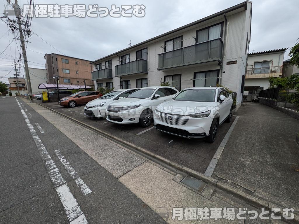名古屋市北区元志賀町1丁目41の月極駐車場3
