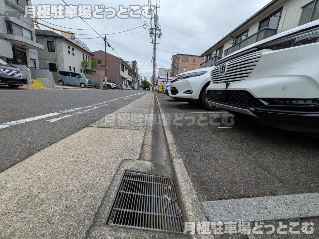 名古屋市北区元志賀町1丁目41の月極駐車場4