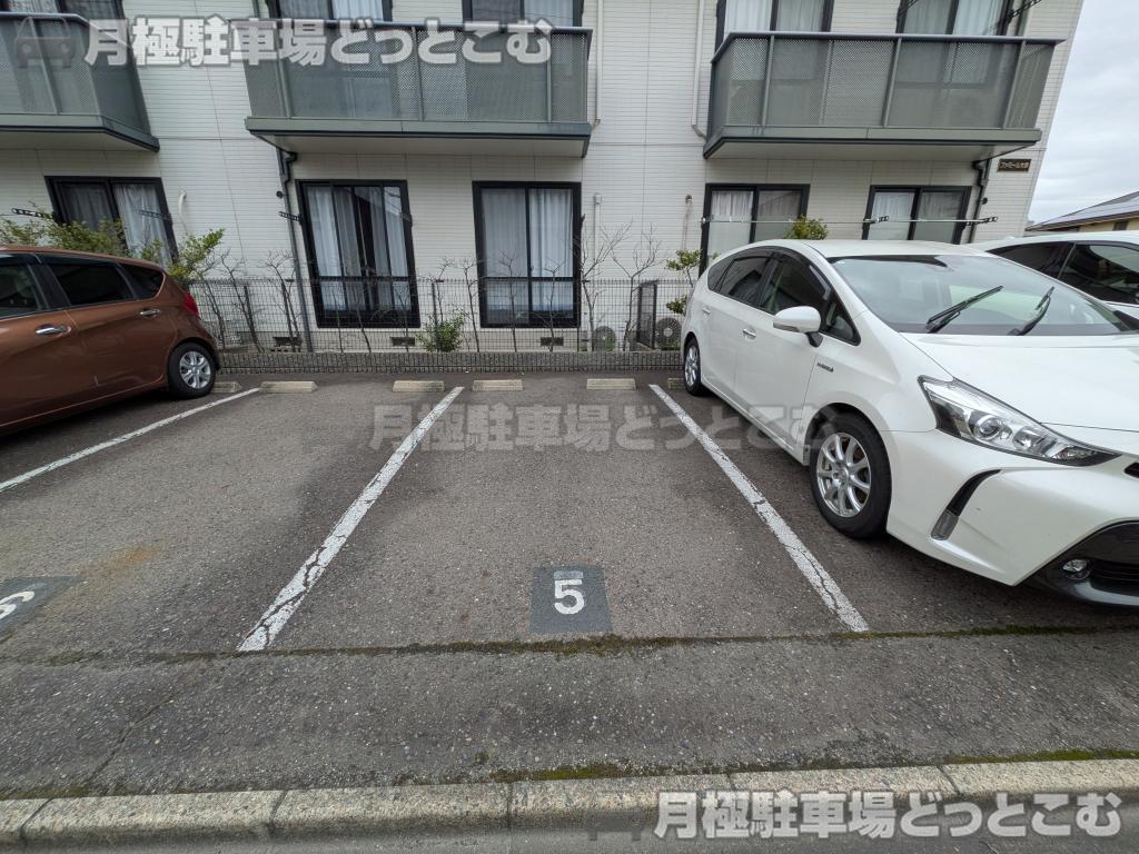 名古屋市北区元志賀町1丁目41の月極駐車場5