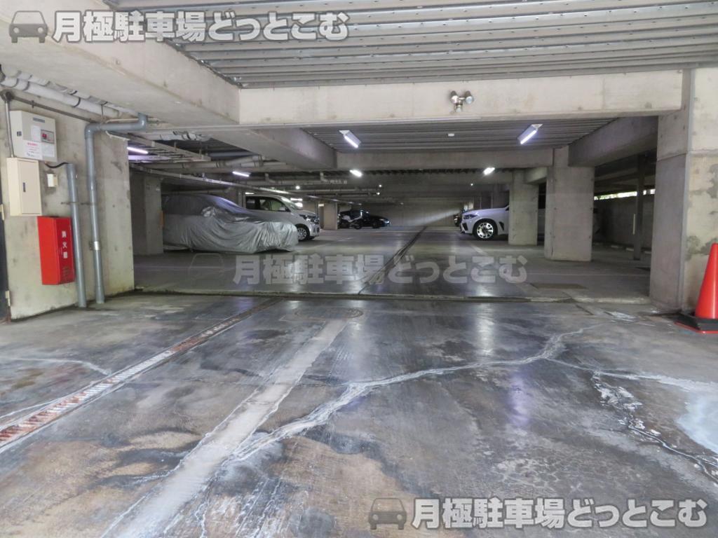 市川市稲荷木2丁目22−13の月極駐車場2