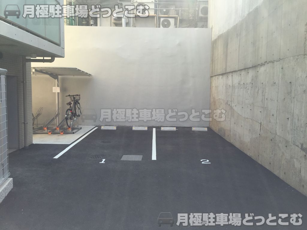 横浜市青葉区市ケ尾町1161-13の月極駐車場1