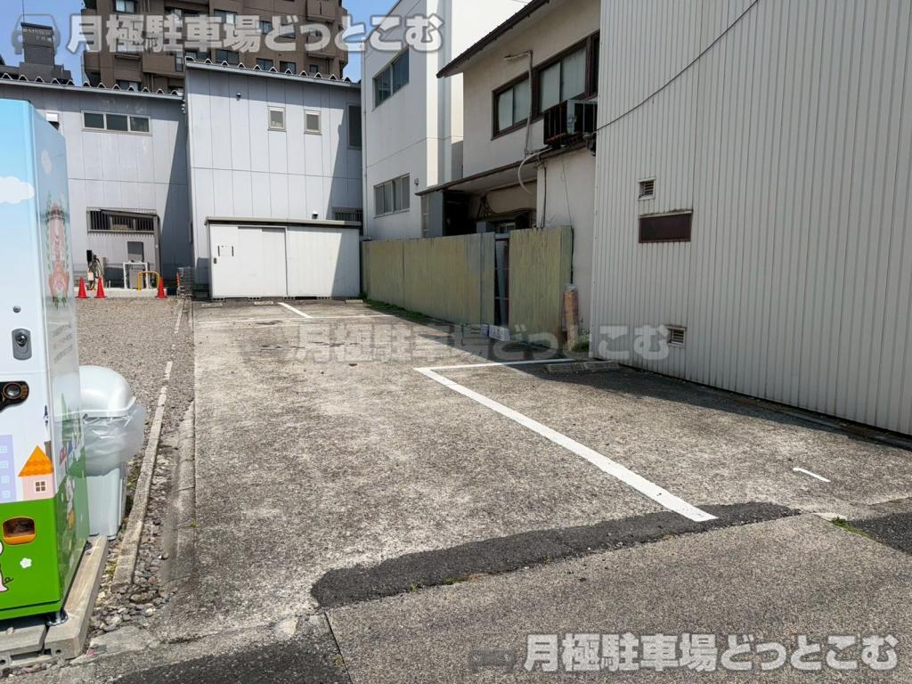 名古屋市中区千代田4丁目806の月極駐車場1