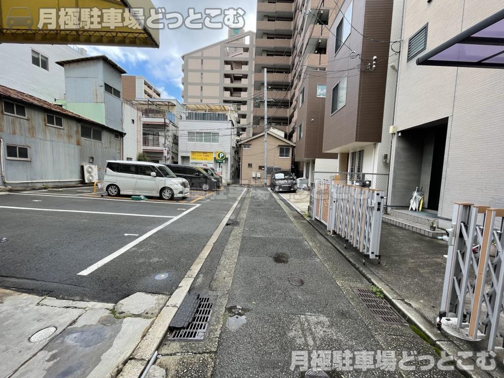 神戸市中央区琴ノ緒町2丁目4-3の月極駐車場2