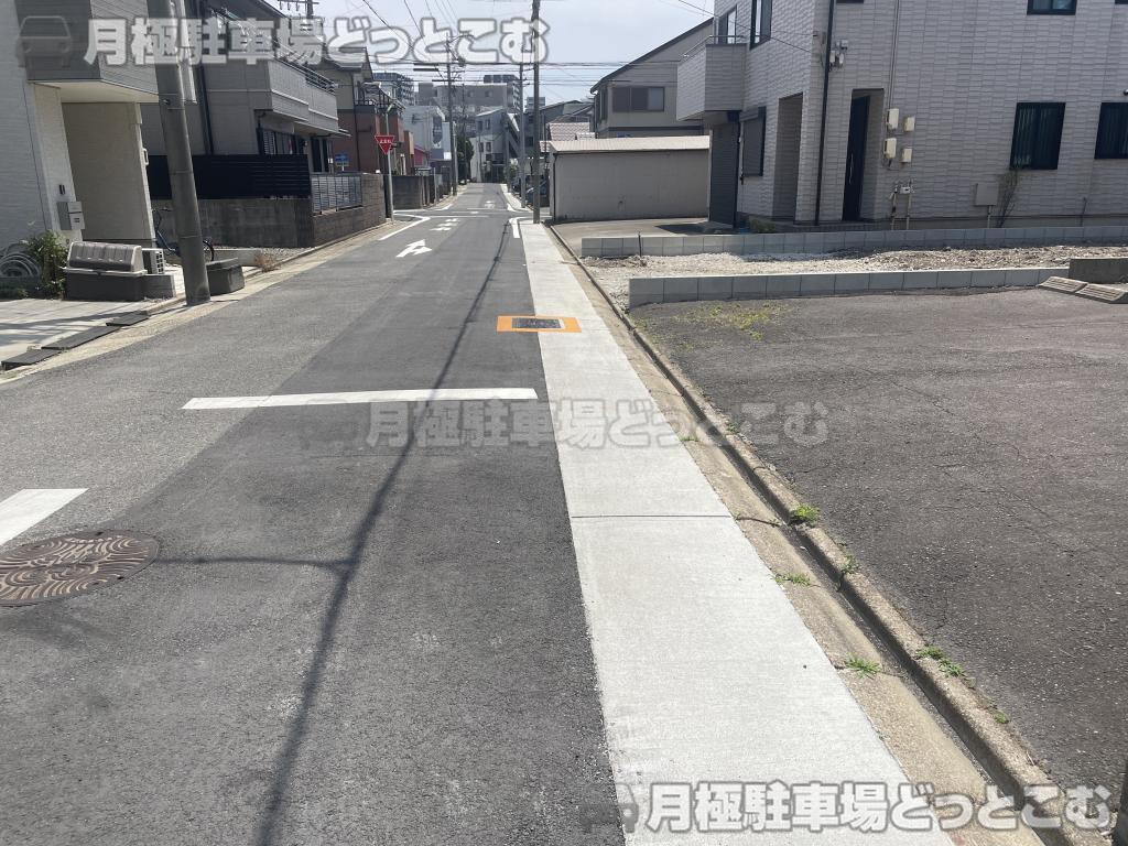 名古屋市千種区千種1丁目2506の月極駐車場4