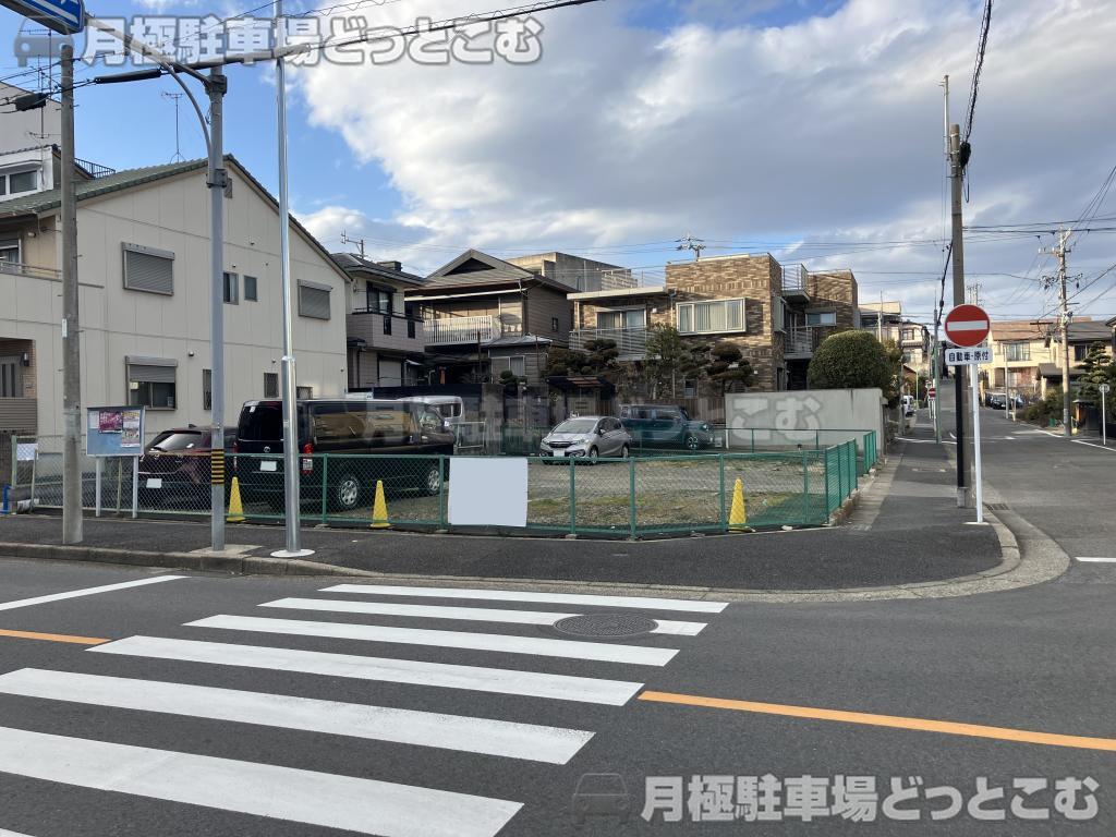 名古屋市瑞穂区神前町1丁目28の月極駐車場1