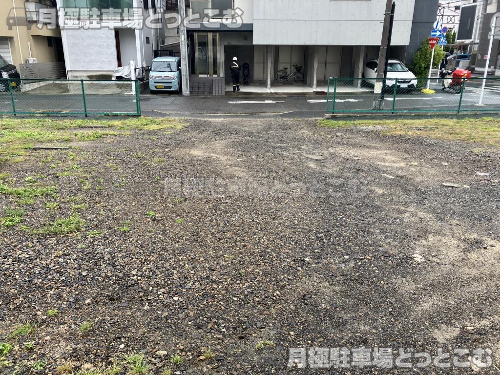 名古屋市瑞穂区神前町1丁目28の月極駐車場9