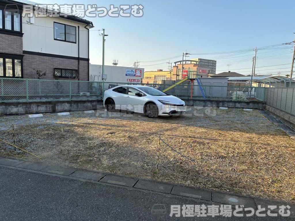 坂戸市八幡2丁目771番10の月極駐車場1
