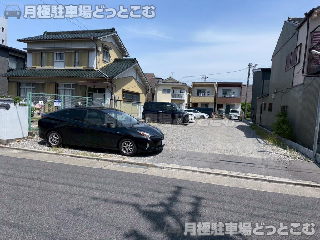 名古屋市北区龍ノ口町2丁目18の月極駐車場1