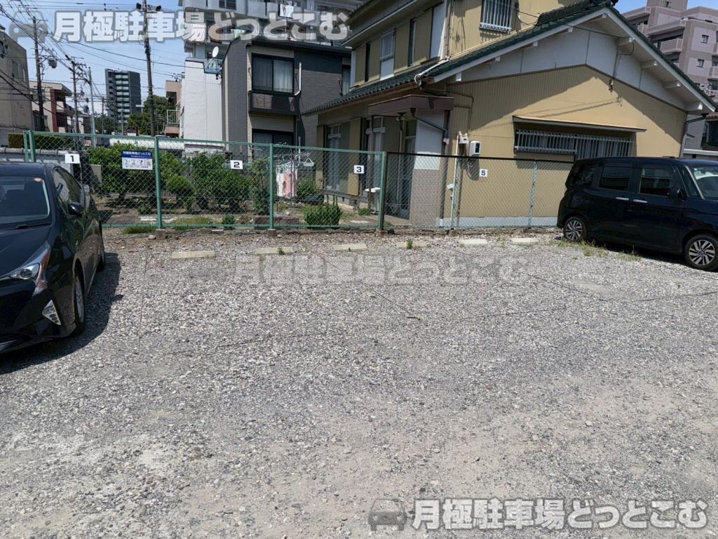 名古屋市北区龍ノ口町2丁目18の月極駐車場2
