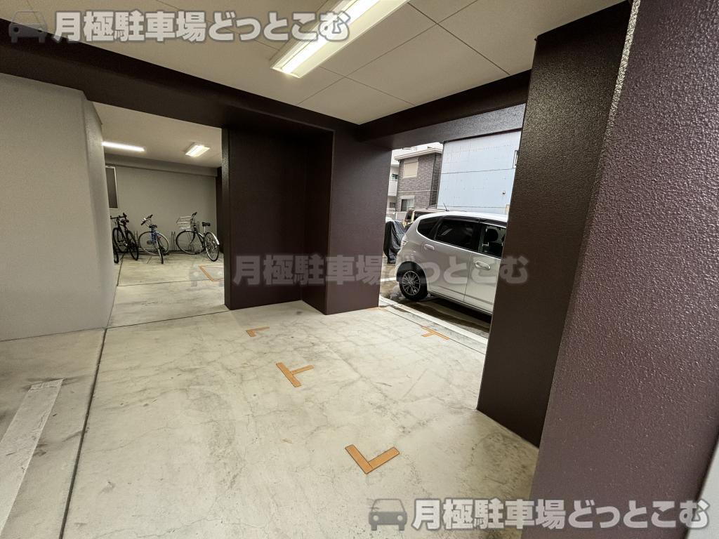 名古屋市西区花の木3丁目13−13 グレイス浄心駅前の月極駐車場3