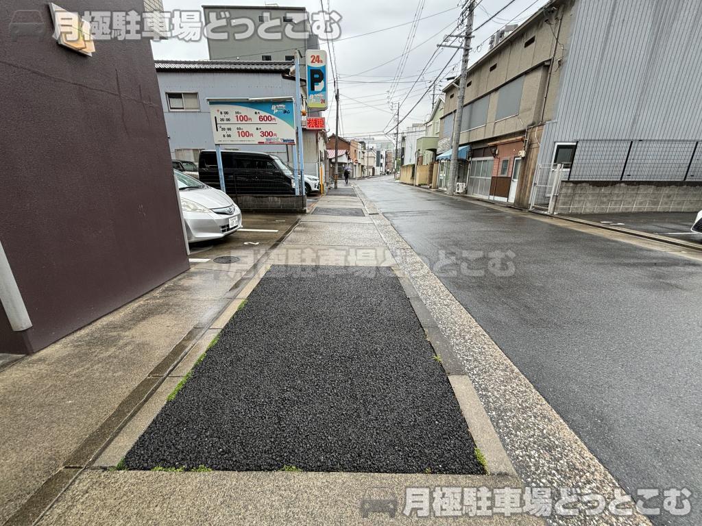 名古屋市西区花の木3丁目13−13の月極駐車場6