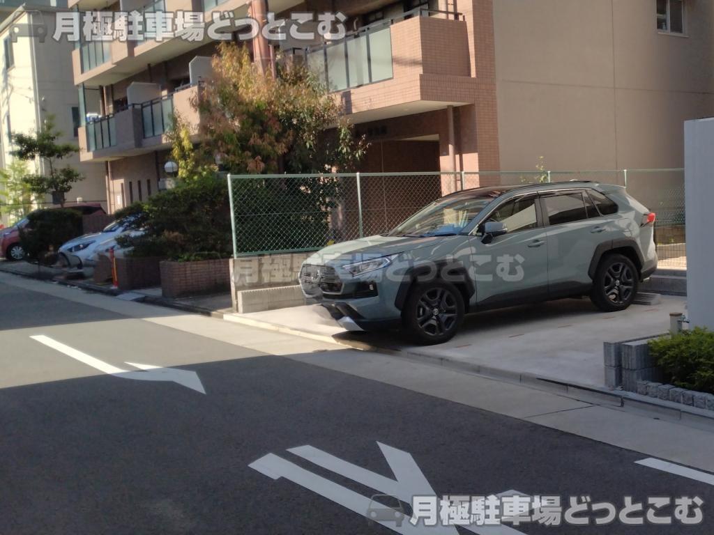 名古屋市中区金山2丁目1103-2の月極駐車場3
