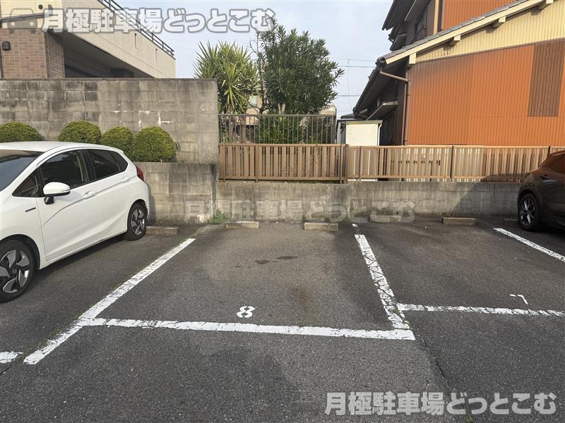 名古屋市緑区鳴海町白山104他の月極駐車場6