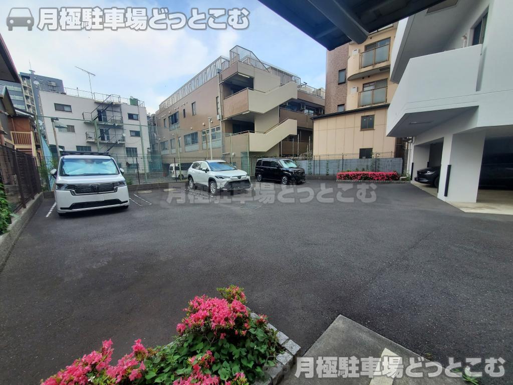 川崎市川崎区渡田1丁目15-12の月極駐車場2