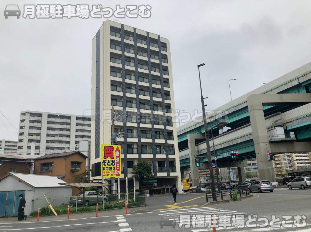 福岡市博多区千代3-48-4の月極駐車場3