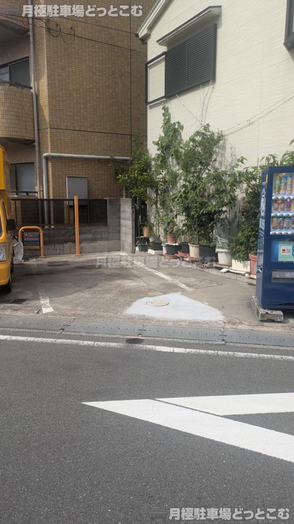 伊丹市高台2－5－1の月極駐車場1