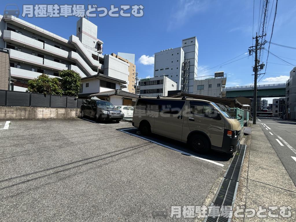 名古屋市昭和区鶴舞2丁目1520番の月極駐車場3