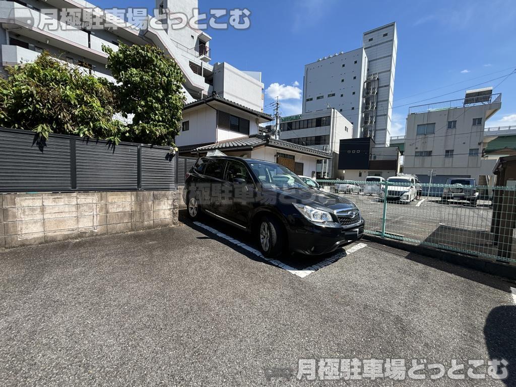 名古屋市昭和区鶴舞2丁目1520番の月極駐車場5