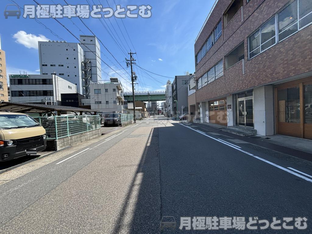 名古屋市昭和区鶴舞2丁目1520番の月極駐車場7