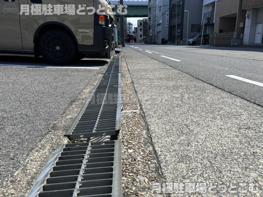名古屋市昭和区鶴舞2丁目1520番の月極駐車場9