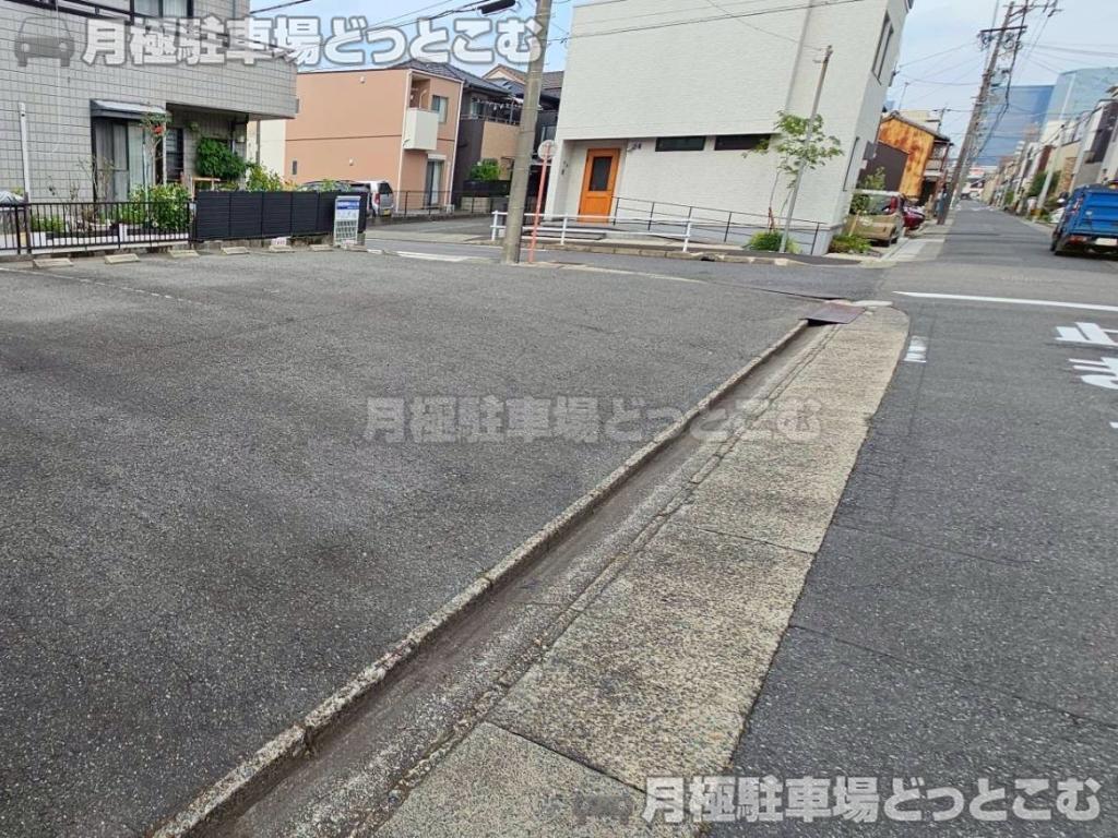 名古屋市中村区藤江町3丁目118の月極駐車場8