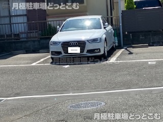横浜市金沢区釜利谷東6丁目9番の月極駐車場1