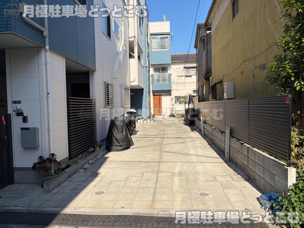墨田区立花4丁目19−2の月極駐車場2