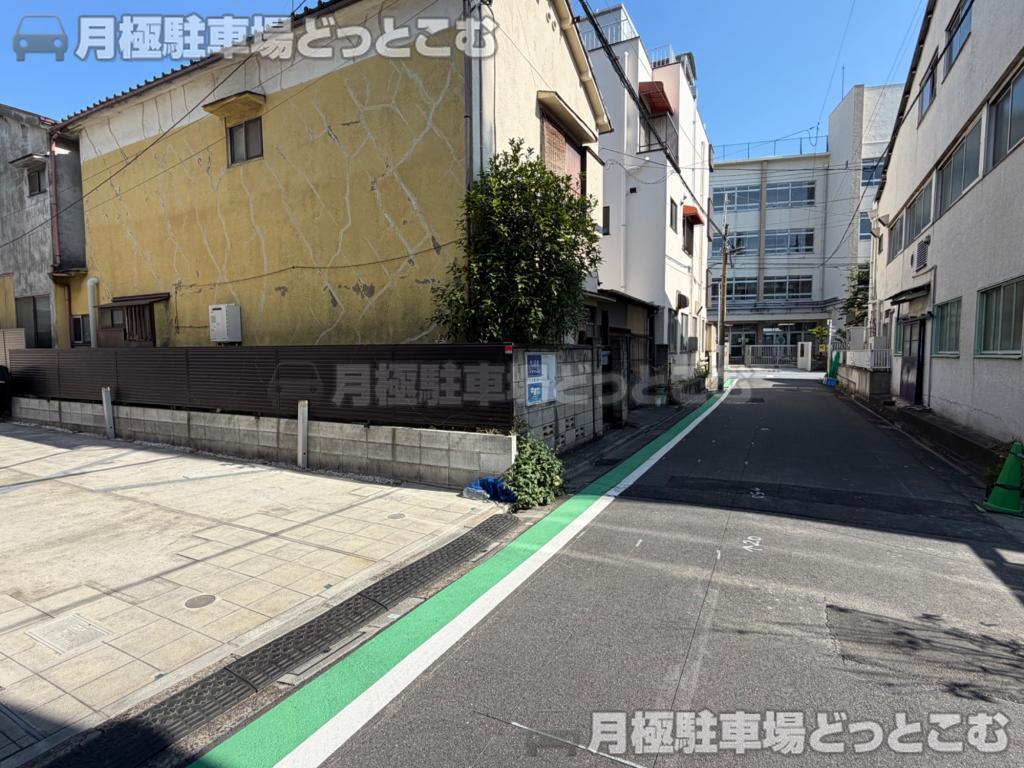 墨田区立花4丁目19−2の月極駐車場3