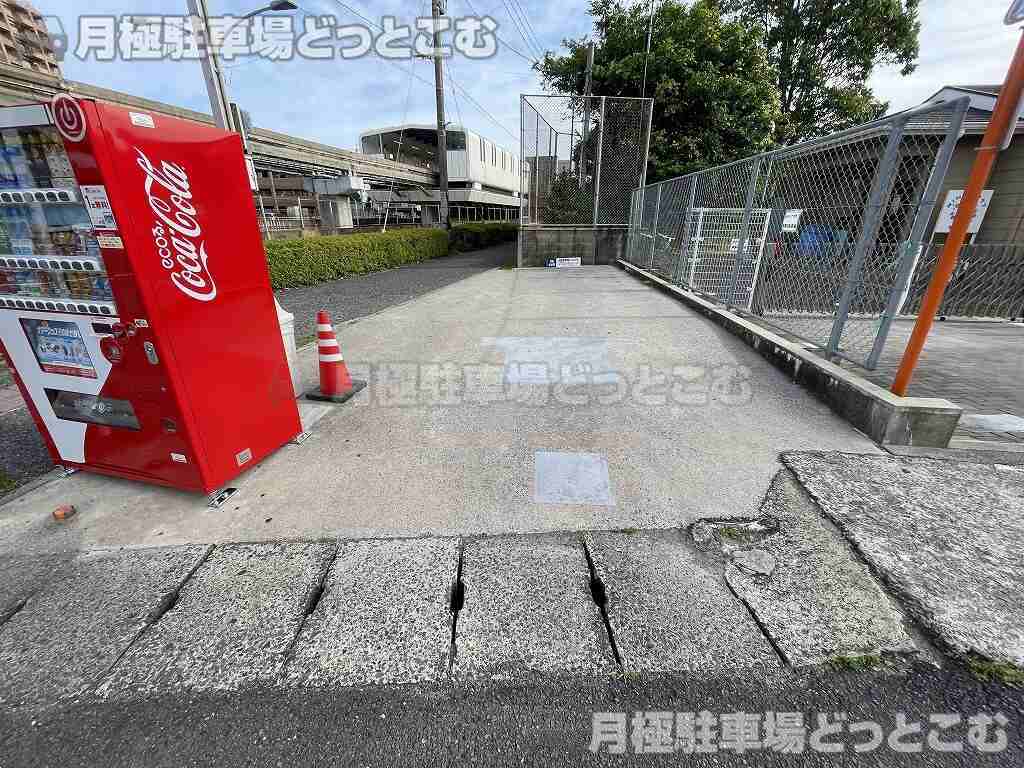 北九州市小倉南区富士見2丁目588-5の月極駐車場3