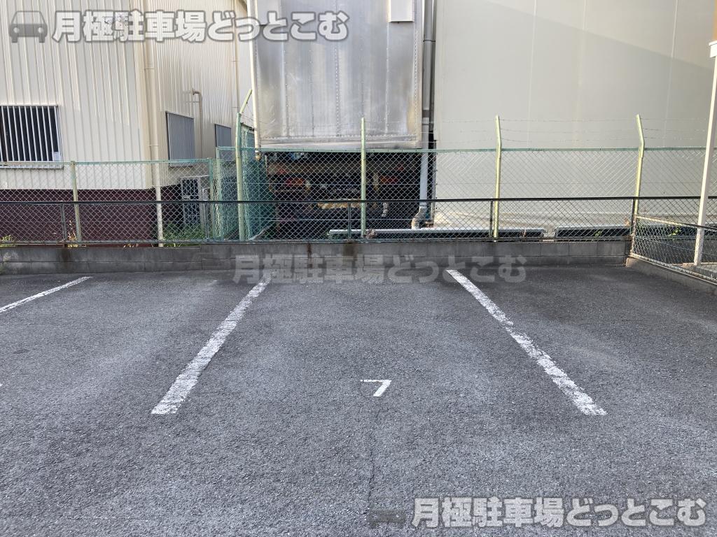 東大阪市加納3丁目8番12、8番29の月極駐車場4