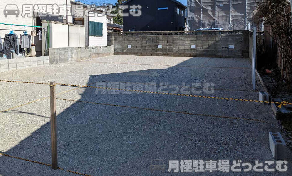 糟屋郡宇美町宇美中央2丁目8-18の月極駐車場2