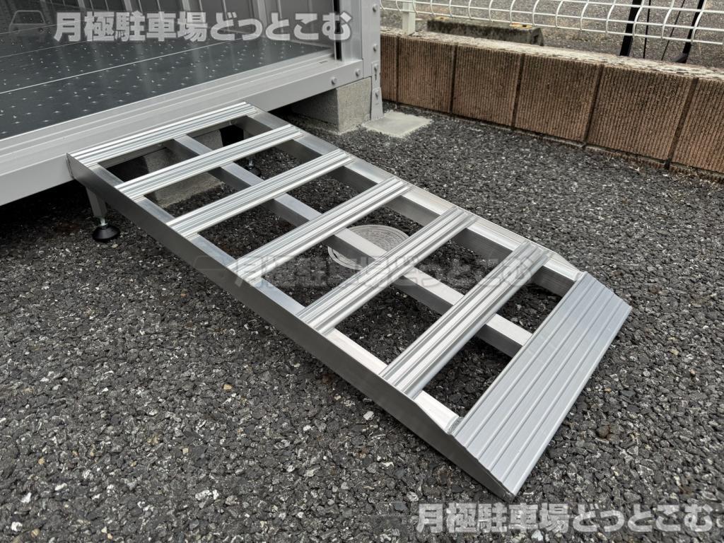 上尾市仲町2丁目4−12の月極駐車場3
