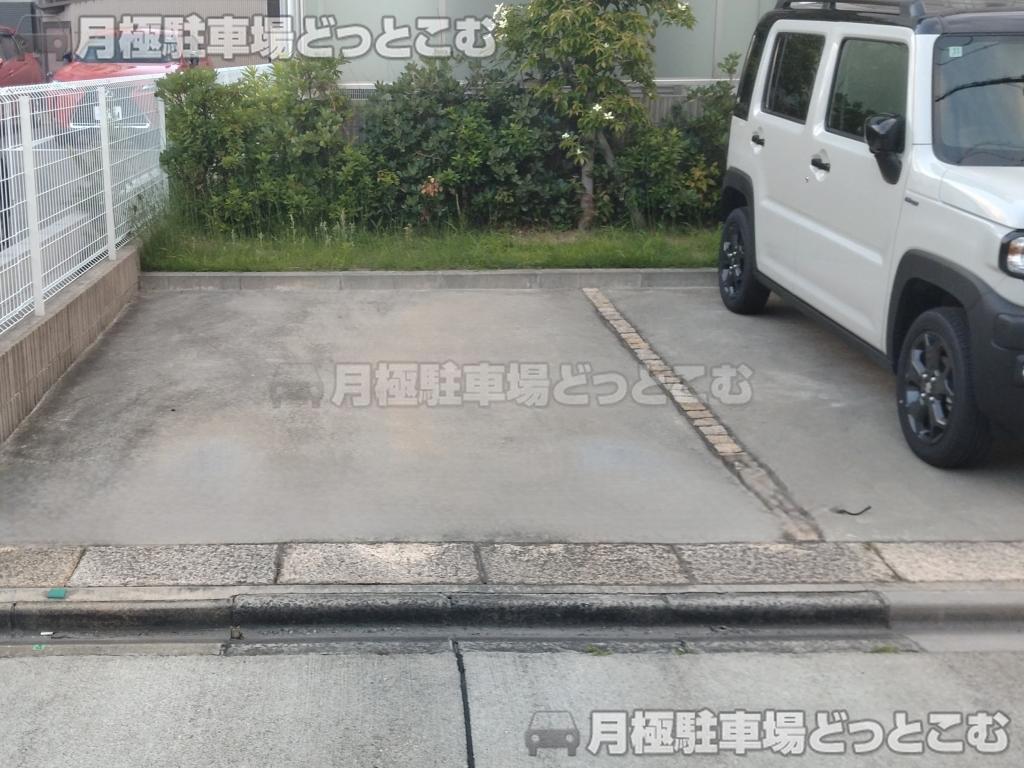 名古屋市中村区大秋町1丁目28-1の月極駐車場3